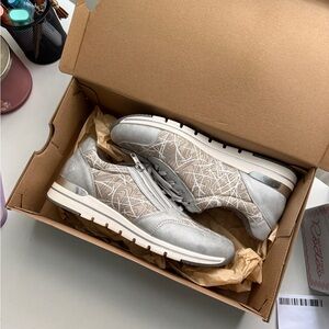 Light Gray Women's Casual Zip-Front Sneakers - Remonte